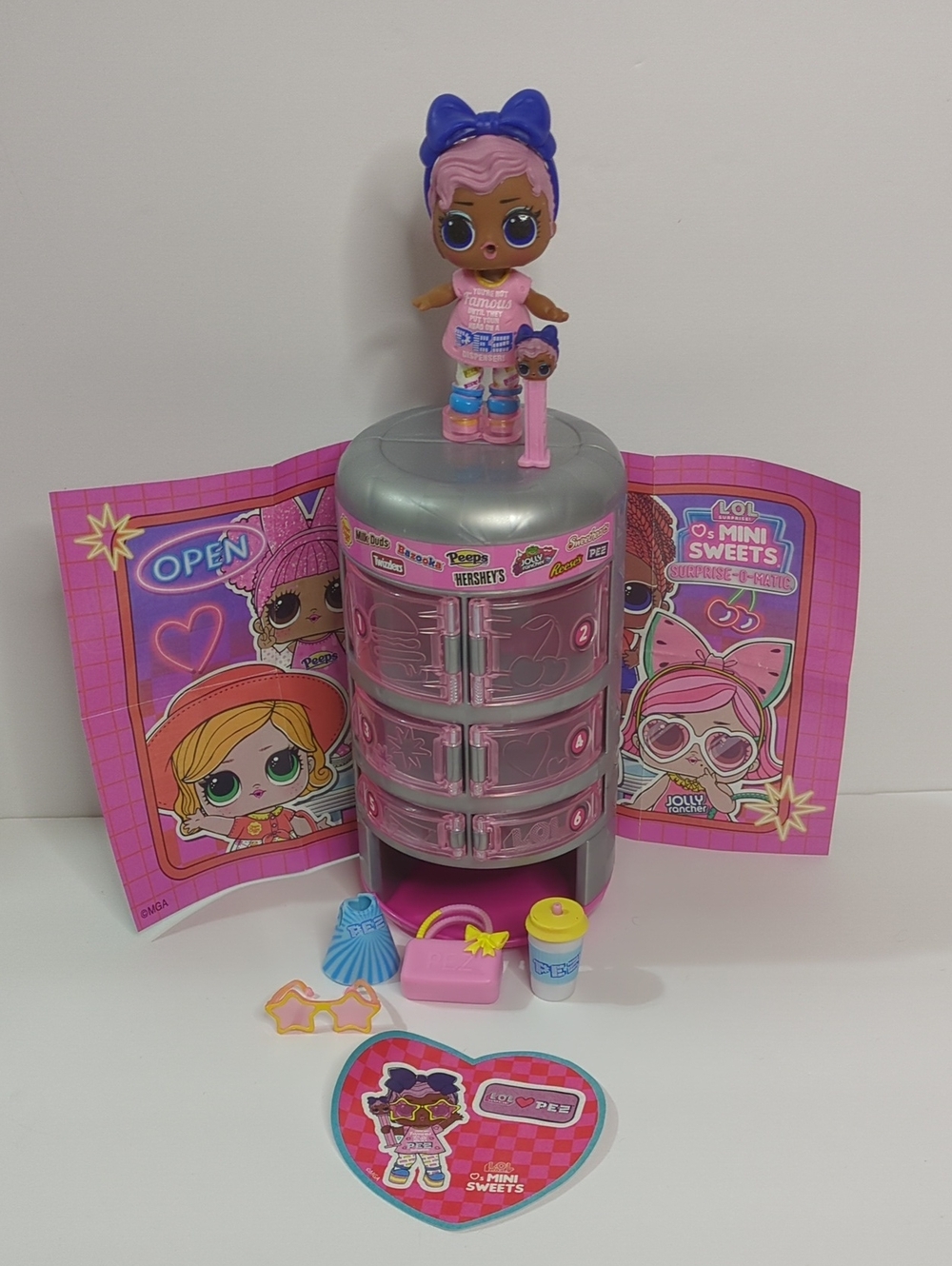 L.O.L. Surprise! Mini Sweets Playset with Pink and Silver Tower